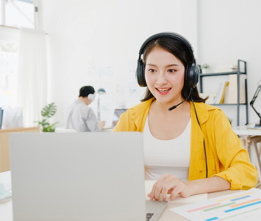telemarketing-girl